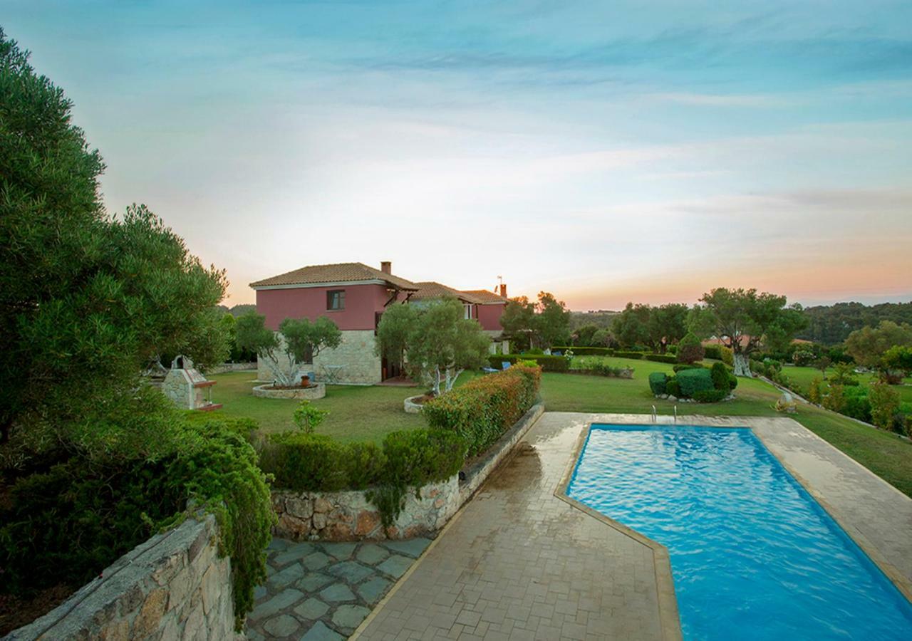 Rastoni Fabienne Shared Pool Maisonette, Afitos 외부 사진