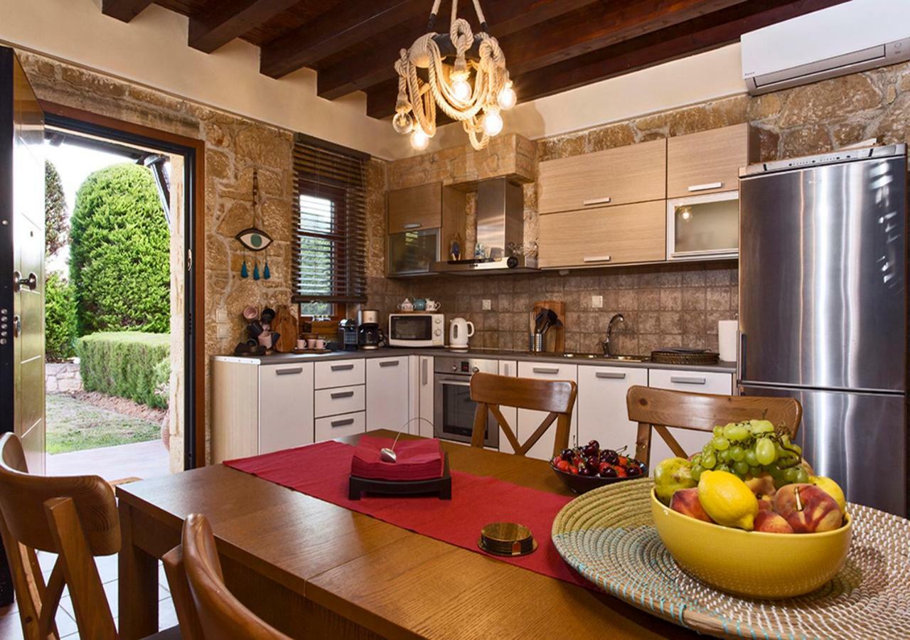 Rastoni Fabienne Shared Pool Maisonette, Afitos 외부 사진